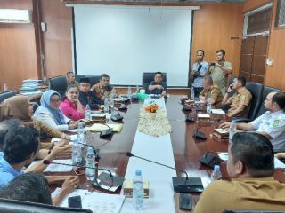 RDP Komisi 2 DPRD Medan dengan Kadisdik, Kepala Sekolah dan Guru SMP Negeri 15 Medan