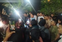 Calon Wakil Presiden Gibran Rakabuming Raka saat nongkrong bareng dengan kaum millenial Kota Medan di Seis Cafe, Sabtu malam (18/11/2023)