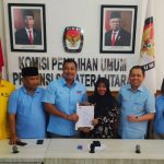 TKD Prabowo Subianto -Gibran Rakabuming Raka Provinsi Sumut menyerahkan berkas ke KPU Sumut, Sabtu (25/11/2023)