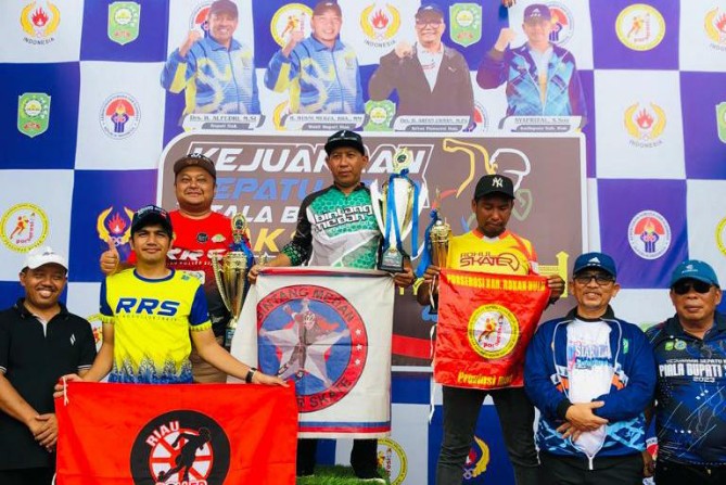 Klub sepatu roda Bintang Medan Roller Skate kembali menjadi juara umum dalam kejuaraan tingkat nasional sepatu roda di Siak, Riau, Minggu (26/11/2023).