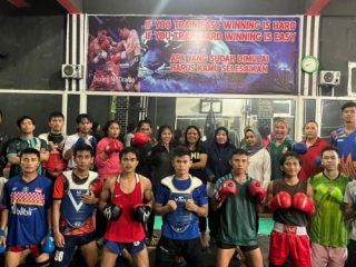 Atlet kick boxing Sumatera Utara (Sumut) fokus menghadapi Pekan Olahraga Nasional (PON) XXI/2024 Aceh-Sumut. Mereka optimis meraih target 5 medali emas pada even akbar olahraga tanah air tersebut.