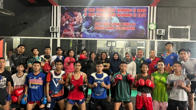 Atlet kick boxing Sumatera Utara (Sumut) fokus menghadapi Pekan Olahraga Nasional (PON) XXI/2024 Aceh-Sumut. Mereka optimis meraih target 5 medali emas pada even akbar olahraga tanah air tersebut.