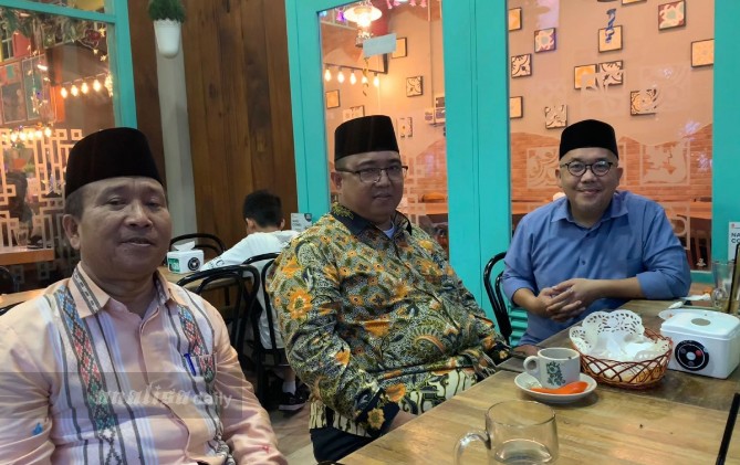 Tiga organisasi masyarakat (Ormas) Islam terbesar di Medan; Nahdlatul Ulama (NU), Muhammadiyah dan Al-Washliyah melakukan pertemuan di Jalan Palang Merah, Medan, Kamis (21/12/2023).