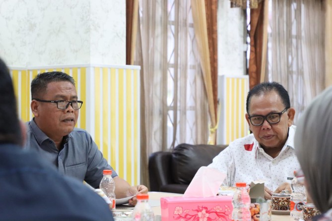 Ketua DPRD Sumatera Utara, Baskami Ginting mendorong upaya penanganan dampak banjir bandang serta longsor yang menimpa Desa Simangulampe Kecamatan Baktiraja, Humbahas Jumat (1/12/23) lalu, ditangani maksimal.