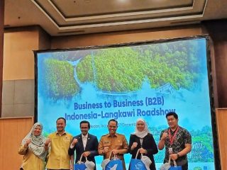 Badan otoritas pengembangan Langkawi, Malaysia, sedang merancang agar Langkawi menjadi tempat ‘healing’ terbaik karena berbeda konsep dengan Penang maupun Kuala Lumpur, kata Dr. Azmil Munif bin Mohd Bukhari, Tourism Manager of LADA (Langkawi Development Authority).