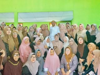 Plt Bupati Langkat, Syah Afandin saat menghadiri pengajian Al Hidayah Langkat