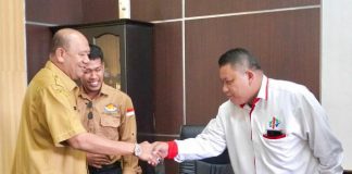 Plt Bupati Langkat, Syah Afandin saat menerima manajemen PT MHH Berkah Jaya