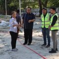 Ketua DPRD Sumatera Utara, Baskami Ginting meninjau finishing pengerjaan proyek penataan alun-alun Siantar oleh Dinas Pekerjaan Umum dan Penataan Ruang (PUPR) Pemprov Sumut, Jumat (15/12/2023).