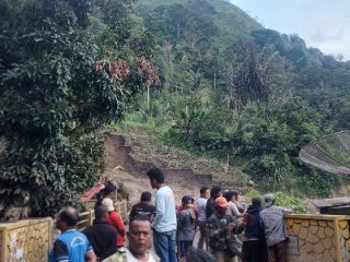 Bencana banjir bandang menerjang Dusun 2 Binanga Bolon, Nagori Purba Pasir, Kecamatan Haranggaol Horisan, Kabupaten Simalungun sekitar Pukul 17.00 WIB, Rabu (20/12/2023).