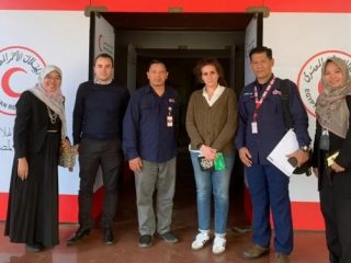 Tim Palang Merah Indonesia (PMI) di Kairo, Mesir, sedang mempersiapkan pengadaan bahan makanan, selimut, obat-obatan, dan peralatan kesehatan untuk dikirim ke masyarakat Gaza, Palestina.