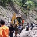 Jalan Provinsi ruas Jembatan Merah - Muarasoma di titik Aek Inumon I dan titik Aek Inumon II, Kelurahan Tano Bato, Kecamatan Panyabungan Selatan akhirnya pada Rabu (27/12) sekitar pukul 13.00 Wib sudah bisa dilewati oleh kenderaan baik itu kenderaan jenis roda dua maupun roda empat keatas.