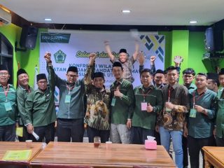 Ikatan Sarjana Nahdlatul Ulama (ISNU) menggelar Konferensi Wilayah di Aula Wong Solo Jl. Gajah Madan. Konferwil berlangsung penuh hikmat dan suka cita meskipun tentu saja tetap ada dinamika forum sebagai ciri perkumpulan para sarjana.