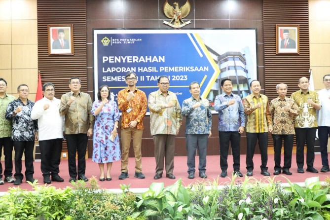 Ketua DPRD Sumatera Utara, Baskami Ginting meminta Pemerintah Provinsi Sumatera Utara, menindaklanjuti rekomendasi BPK terkait peningkatan kuantitas dan kualitas infrastruktur jalan, pengelolaan Sei Mangkei dan Pengelolaan Pajak Kendaraan Bermotor.
