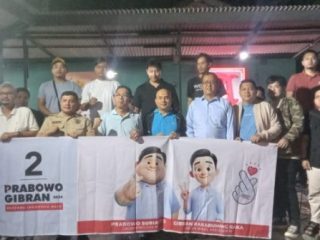 Ngobrol bareng puluhan kaum milenial di Kota Padangsidimpuan, Gus Irawan Pasaribu, pengarah Tim Kampanye Daerah (TKD) Provinsi Sumatera Utara Prabowo – Gibran mengajak para anak muda untuk terlibat langsung di pesta demokrasi tahun 2024.