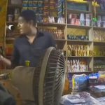 Satu video bernarasi seorang preman memeras pekerja warung sembako di Jalan Karya, Kota Medan beredar di media sosial. Pria ini pun mengancam akan membakar warung tersebut.