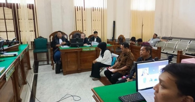 Jaksa menuntut Eks Rektor UINSU Saidurrahman dengan hukuman penjara selama 9 tahun. Jaksa meyakini Saidurrahman terbukti bersalah melakukan tindak pidana korupsi dana Ma'had di UINSU.