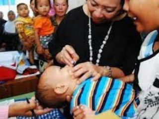 Pemberian vitamin A dapat membantu untuk melindungi anak khususnya balita dari penyakit pernapasan seperti pneumonia, selain ASI dan imunisasi.