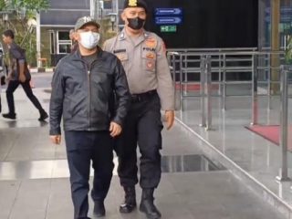 Erik Adtrada Ritonga, Bupati Labuhanbatu Tiba di Gedung KPK