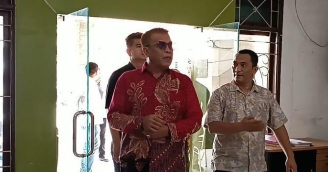 Bupati Madina Muhammad Jafar Sukhairi Nasution mengungkapkan inspektorat menemukan ada enam peserta seleksi PPPK yang lulus tapi tak sesuai proses administrasi. Alhasil, kelulusan enam peserta itu pun dibatalkan.