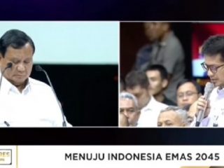 Ketua Kadin Sumut Firsal Ferial Mutyara atau yang akrab disapa Dida berkesempatan memberikan pertanyaan kepada calon presiden dalam dialog Capres bersama Kadin yang berlangsung 11-12 Januari 2024 di Jakarta.
