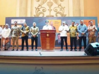 Ketua Kadin Sumut Firsal Ferial Mutyara mengajak semua pengusaha yang bernaung di Kadin Sumut dan yang ikut dalam HIPMI (himpunan pengusaha muda Indonesia) saling bersinergi dan berkolaborasi menyambut tahun politik.
