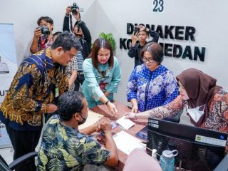 Mall Pelayanan Publik (MPP) resmi diluncurkan Wali Kota Medan, Bobby Nasution, Kamis (25/1/2024). Mall yang terletak di Jalan Iskandar Muda siap melayani segala pengurusan administrasi dan lainnya.