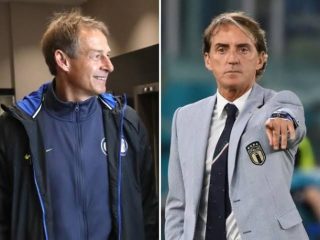 Juergen Klinsmann (kiri) vs Roberto Mancini (kanan)