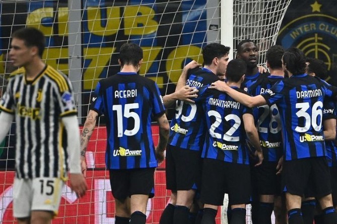 Inter Milan sukses memukul Juventus, rival terdekat mereka di jalur juara Liga Italia 2023-2024. Laga bertajuk Derby d'Italia selesai dengan skor 1-0.