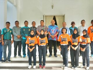 Plt Bupati Langkat, Syah Afandin menerima audiensi dari Atlet PON Softball Kabupaten Langkat bertempat di Rumah Dinas Bupati Langkat, Kamis (15/02/2024)