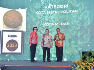 Kota Medan akhirnya berhasil kembali meraih Piala Adipura setelah 12 tahun. Bahkan, Medan sempat meraih predikat kota terjorok dari Kementrian Lingkungan Hidup dan Kehutanan Indonesia pada 2019 lalu.