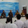 Program Jaksa Masuk Sekolah Kejaksaan Tinggi Sumatera Utara menggelar Penyuluhan Hukum di Sekolah Menengah Kejuruan Negeri (SMK N) 9 Jalan Patriot, Kecamatan Medan Sunggal, Medan, Selasa (5/3/2024).