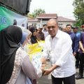 Pj Bupati Langkat, M Faisal Hasrimy mengantisipasi kenaikan harga menjelang hari besar keagamaan dengan Gerakan Pasar Murah di seluruh kecamatan Se Kabupaten Langkat.