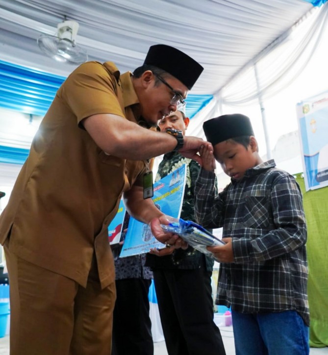Wakil Walikota Medan, Aulia Rachman saat menhadiri Safari Ramadhan di Medan Marelan
