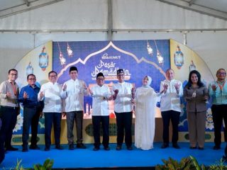 Sebagai bagian dari komitmen dalam mendukung Usaha Mikro, Kecil, dan Menengah (UMKM), Bank Sumut menggelar pelaksanaan Pasar Ramadhan 1445 H di pelataran kantor pusat Bank Sumut, Jl Imam Bonjol Medan, pada 2 hingga 4 April 2024 lalu.