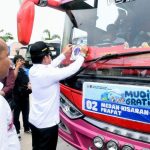 Penjabat (Pj) Gubernur Sumatera Utara (Sumut) Hassanudin melepas keberangkatan 66 bus program mudik gratis 2024. Bus tersebut mengangkut lebih dari 2.500 pemudik dengan berbagai tujuan di Sumut. 