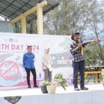 Memperingati Earth Day atau Hari Bumi 2024, Bank Sampah Yamantab (BSY) bersama sejumlah relawan anak anak muda menggelar serangkaian kegiatan di Pantai Indah Pandan (PIP), Tapanuli Tengah, Senin (22/4/2024).