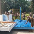 Tim Terpadu Kabupaten Langkat bergerak menertibkan bangunan liar di Objek Wisata Bukit Lawang, kemarin. Penertiban tersebut dipimpin langsung Kepala Satpol PP Langkat, Dameka Putra Singarimbun.