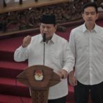 Prabowo Subianto memberikan pidato pertamanya usai ditetapkan sebagai presiden terpilih di Pilpres 2024 oleh Komisi Pemilihan Umum (KPU), Rabu (24/4).