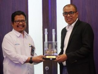 Pj Bupati Langkat, Faisal Hasrimy menandatangani MoU Pemanfaatan Limbah Batubara Fly Ash and Bottom Ash (FABA) antara Pemerintah Kabupaten Langkat dengan PT.PLN Indonesia Power Unit Pembangkitan Pangkalan Susu bertempat di Kantor Bupati Langkat, kemarin.
