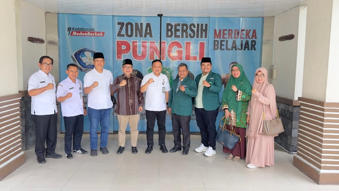 Dinas Pendidikan Kota Medan dan PD Al Washliyah Kota Medan memiliki visi yang sama yakni menciptakan pendidikan Kota Medan berkualitas tinggi dengan program unggulan dan berskala internasional.