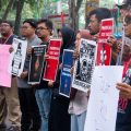 Ratusan jurnalis media cetak, online, dan elektronik yang ada di Kota Medan menggelar aksi damai sebagai bentuk penolakan RUU Penyiaran di depan Kantor DPRD Sumut, Selasa (21/5/24) siang.