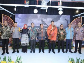 Anggota Komisi XI DPR RI Gus Irawan Pasaribu yang menghadiri peresmian kantor LPS di Medan berharap agar lembaga itu lebih dekat dengan masyarakat Sumut dan Medan.