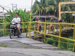 Jembatan Gantung Sungai Deli