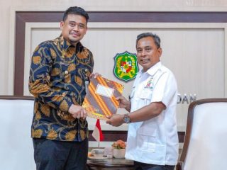Walikota Medan, Bobby Nasution saat menerima jajaran pengurus Tani Merdeka Indonesia Sumut di Balai Kota, Kamis (27/6/2024)