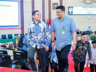 Walikota Medan, Bobby Nasution dalam Sidang Paripurna DPRD Medan dengan agenda tanggapan kepala daerah atas pemandangan umum fraksi terhadap Ranperda tentang Rencana Pembangunan Jangka Panjang Daerah Kota Medan Tahun 2025-2045 di Gedung DPRD Medan, Selasa (2/7/2024).