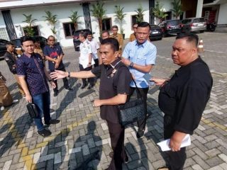 Anggota Komisi 4 DPRD Medan melakukan sidak ke sejumlah bangunan yang diduga tidak memiliki izin di Kota Medan. Hal ini dilakukan untuk menyelamatkan kebocoran Pendapatan Asli Daerah (PAD) dari sektor retribusi izin mendirikan bangunan.