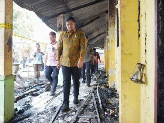 Walikota Medan, Bobby Afif Nasution meninjau Gedung SMP Negeri 20 Medan yang terletak di Jalan Kapten Rahmad Buddin, Kelurahan Terjun, Kecamatan Medan Marelan, Kamis (15/8/2024).