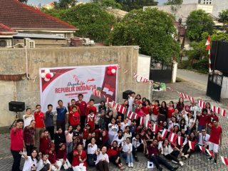LCE Learning turut memeriahkan Kemerdekaan Indonesia di pekarangan LCE Learning dengan mengusung tema A Hero Within You.