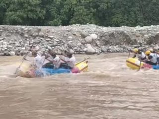 Tim Arung Jeram putri Sumatera Utara meraih emas pada laga perdana cabor arung jeram PON XXI Aceh-Sumut, nomor down river race (DRR) putri.