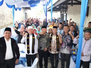 Pasangan bakal calon Walikota dan Wakil Walikota Medan, Hidayatullah dan Yasyir Ridho Loebis (HIRO), menghadiri peresmian rumah pemenangan Relawan SURYA BerDaYa, kemarin.(HO HIRO/kaldera)